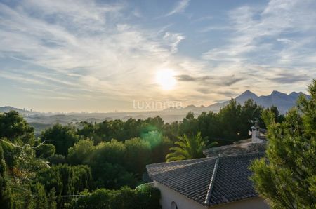 Villa with beautiful views for rent in Sierra de Altea - Photo 2