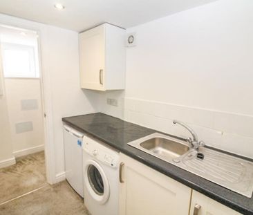 2 bedroom terraced house to rent - Photo 6