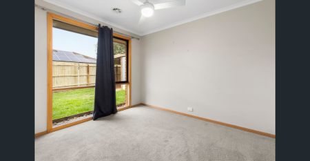 Bright, Comfortable, and Ideally Located - Photo 4