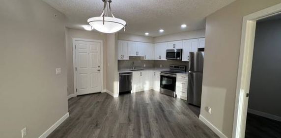 2 Bedroom Condo - Photo 2