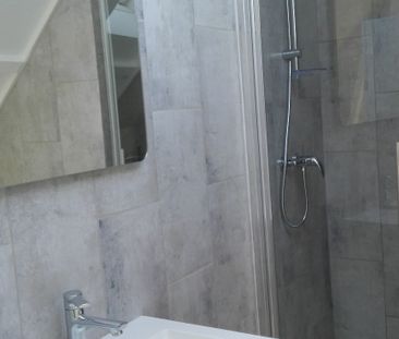 Maison de ville, en duplex, de type F2 - Photo 3