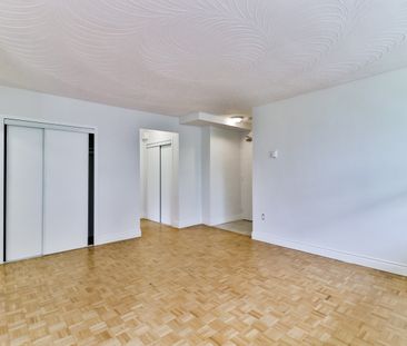 1 Bedroom - Photo 2