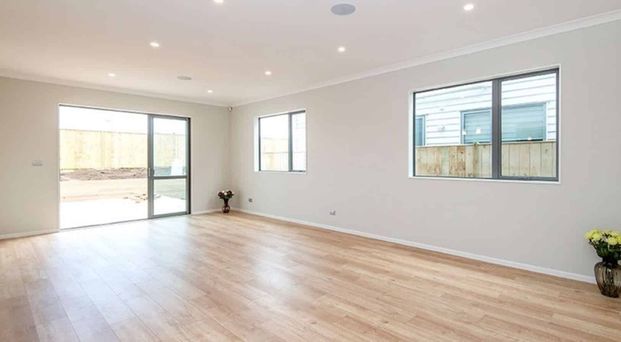 Large family home in Flat Bush - Photo 1