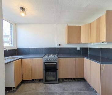 4 bedroom terraced house to rent - Photo 4