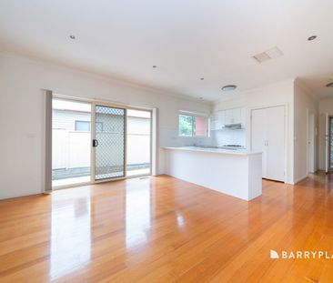 Stylish Low-Maintenance Living in the Heart of Pascoe Vale South - Photo 1