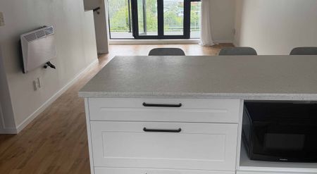 Stylish Townhouse in Highbury - Photo 5