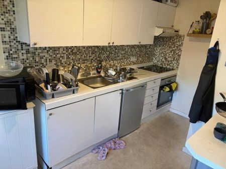 1 Bedroom Flat To Let - Photo 4