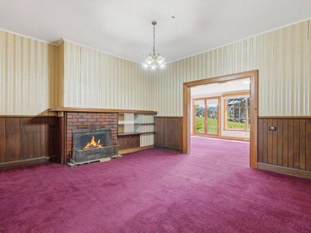 Spacious Family Living - Photo 2