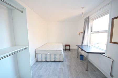 4 bedroom house to rent - Photo 3