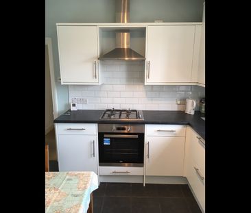 3 Bed Flat, Leytonstone, E11 - Photo 6