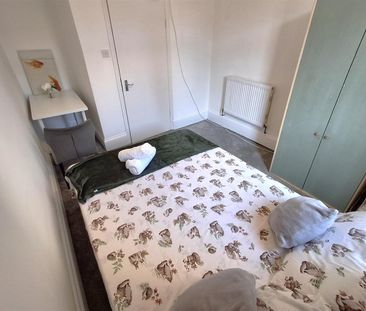 Wild Bank, Bournemouth, BH1 - Photo 2