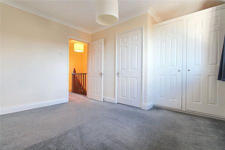 2 bedroom end of terrace house to rent - Photo 3
