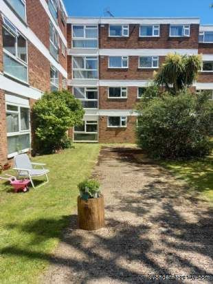 2 bedroom property to rent in London - Photo 4