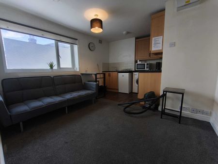 1 Bed Flat, City Road, S2 - Photo 2