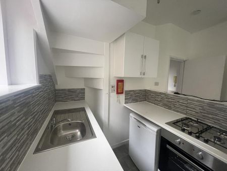 1 bedroom flat to rent - Photo 3