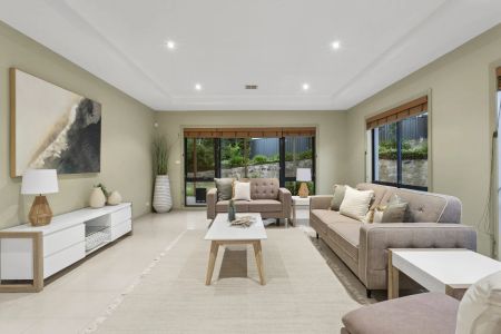 Beautiful Family Home - Photo 2