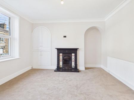 2 bedroom terraced house to rent - Photo 2