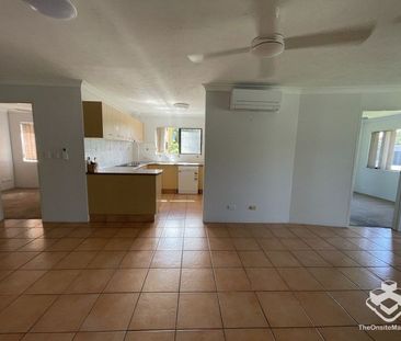 Ground floor unit in Mermaid Waters - Photo 4