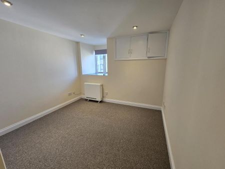 2 bedroom maisonette to rent - Photo 4