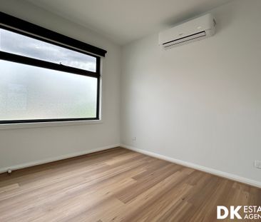 Brand New 4 Bedroom Townhouse - Photo 4