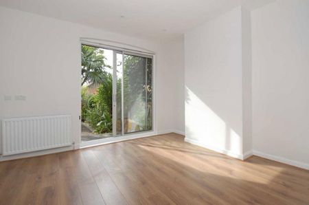 3 bedroom terraced house to rent - Photo 2