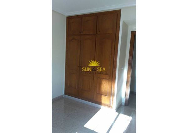 THREE-BEDROOM APARTMENT – ALMORADÍ
