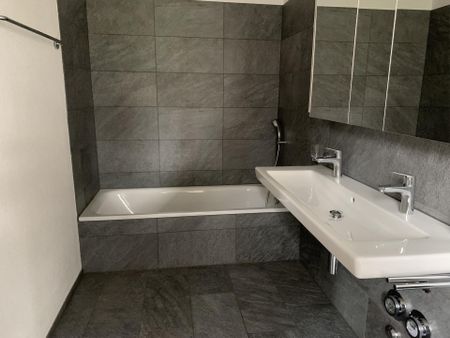Moderne 3.5-Zimmer-Wohnung im 1. OG - Foto 3