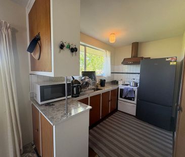 Quiet 2 Bedroom unit - Photo 3