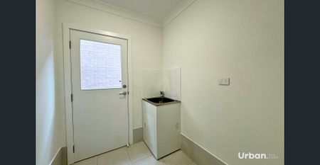 Near New | 4 Bedroom Residence - Photo 4