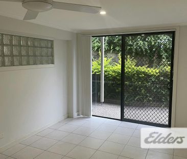 Open Plan Living - Photo 5