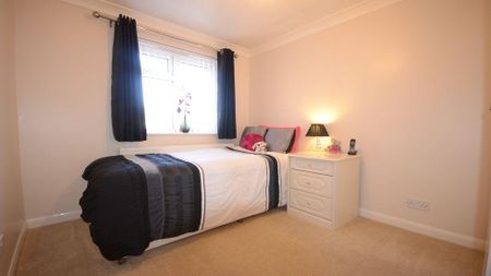 4 bedroom detached house to rent - Photo 4