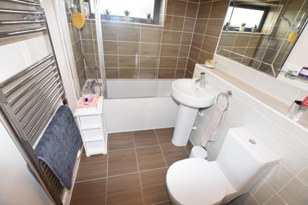 2 bedroom flat to rent - Photo 5