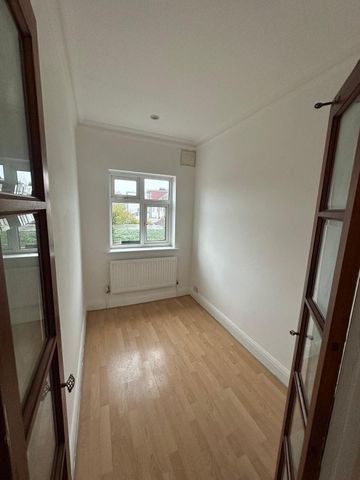 Lakehall Gardens, CR7 - Photo 4