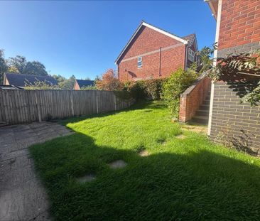 4 bedroom detached house to rent - Photo 2