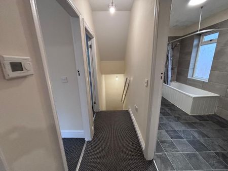 2 bedroom flat to rent - Photo 3