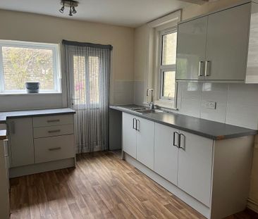 3 bedroom terraced house to rent - Photo 6