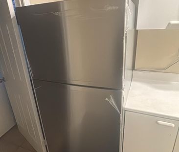 For Lease - 3385 Ellengale Drive Unit# Main + 2 Lower Levels, Missi... - Photo 2