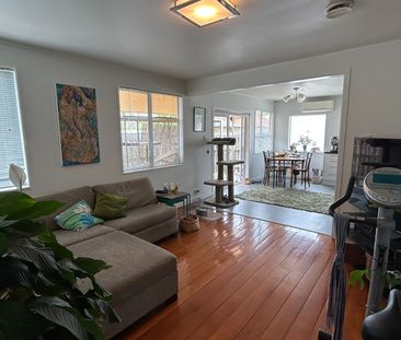 Lovely 3-Bedroom Home in Blockhouse Bay - Prime Location! - Photo 2