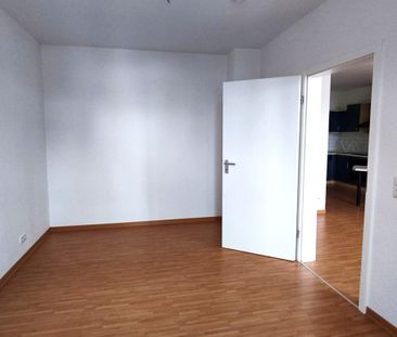 2-Zimmer-Dachgeschoss-Wohnung mit Einbauküche! - Foto 2
