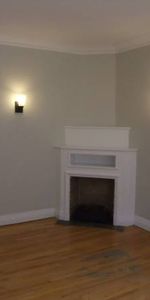 Beautiful, updated, 3 1/2 , bright, Snowdon metro - Photo 3