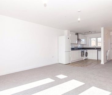 Modern 2 Bedroom House with Garden and Driveway Parking for 1 car. - Photo 1