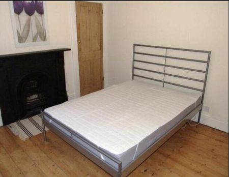 4 Bed Terraced House, Mordaunt Road, SO14 - Photo 5