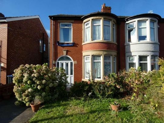 Park Road, Blackpool, FY1 - Photo 1