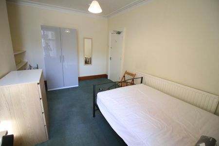 6 bedroom terraced house to rent - Photo 4