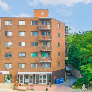 1 Bedroom 1 Bathroom - 5450 Chemin Queen-Mary, Montréal - Photo 3