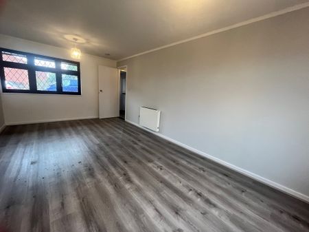 Bosworth Drive, BIRMINGHAM - Photo 2