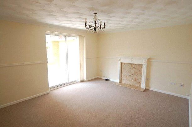 4 bedroom detached house to rent - Photo 1