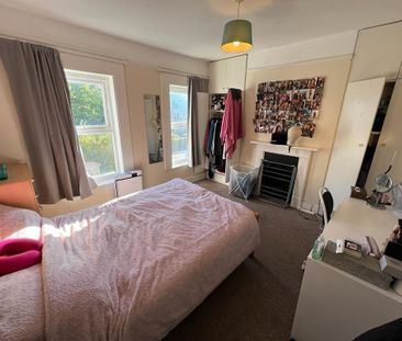 4 bedroom semi-detached house to rent - Photo 5