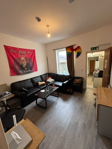 25 HUBERT ROAD - Photo 3