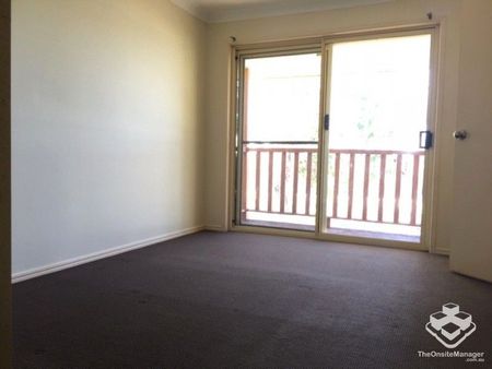 3 BEDROOM TOWNHOUSEâWarrigal State School Catchment - Photo 5